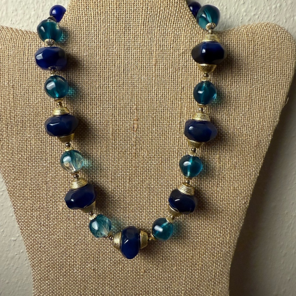 Elegant Blue Beaded Necklace